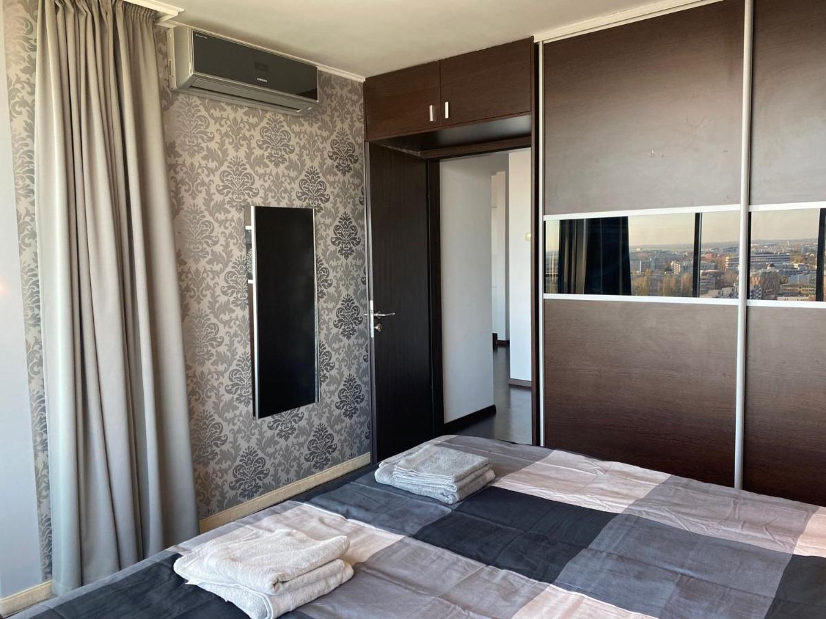 Apartamento Fantastic View From The 20Th Floor Bratislava Exterior foto
