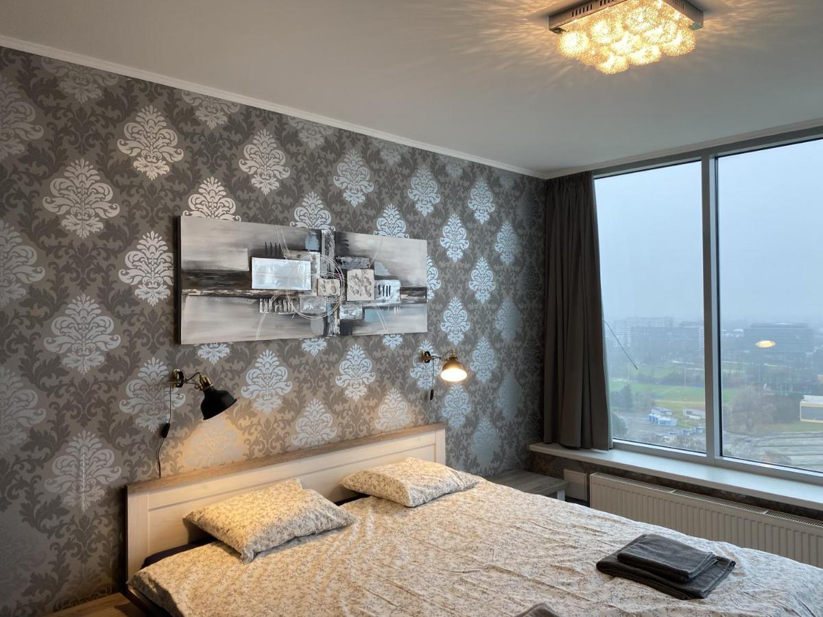Apartamento Fantastic View From The 20Th Floor Bratislava Exterior foto