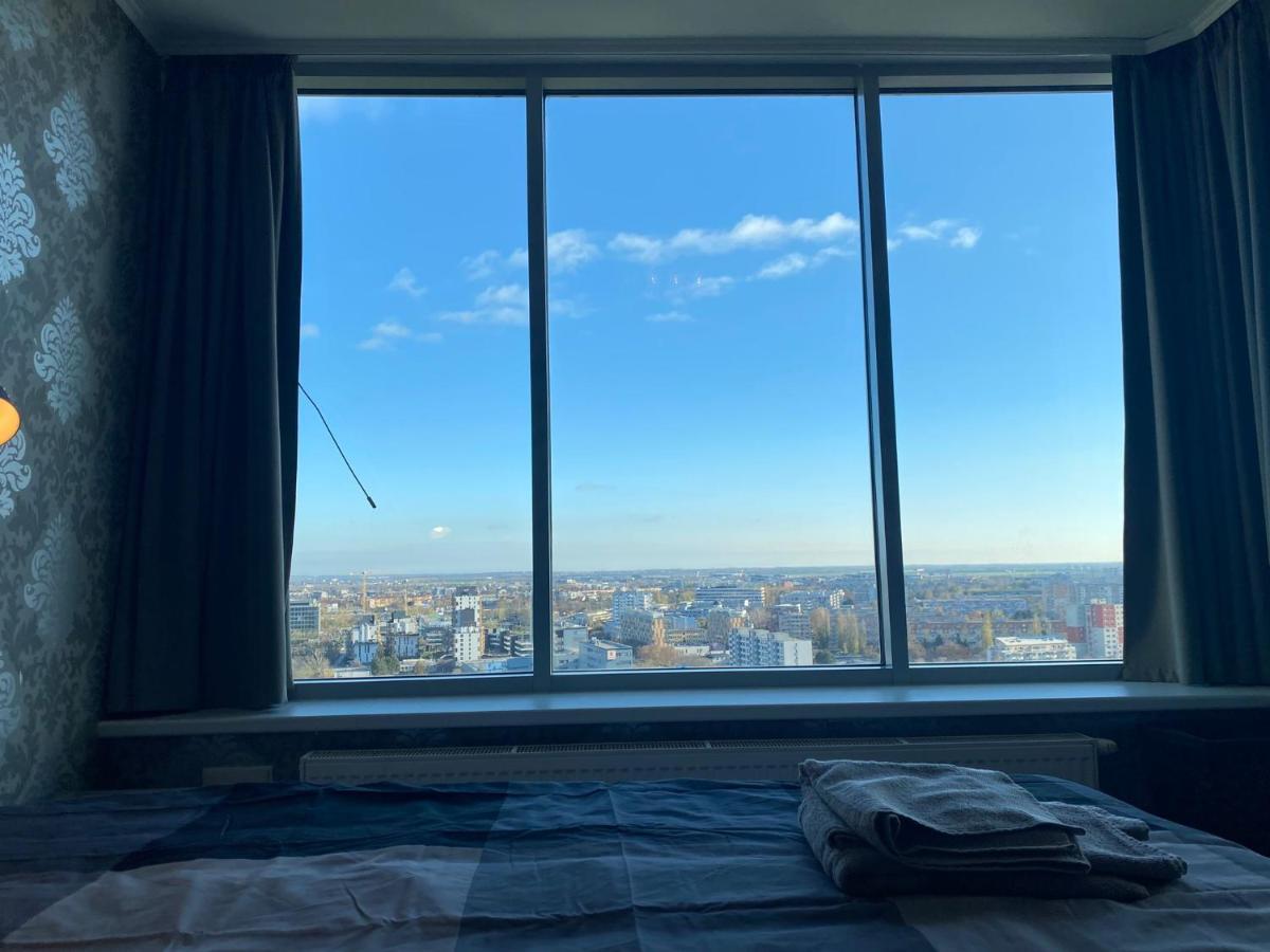 Apartamento Fantastic View From The 20Th Floor Bratislava Exterior foto