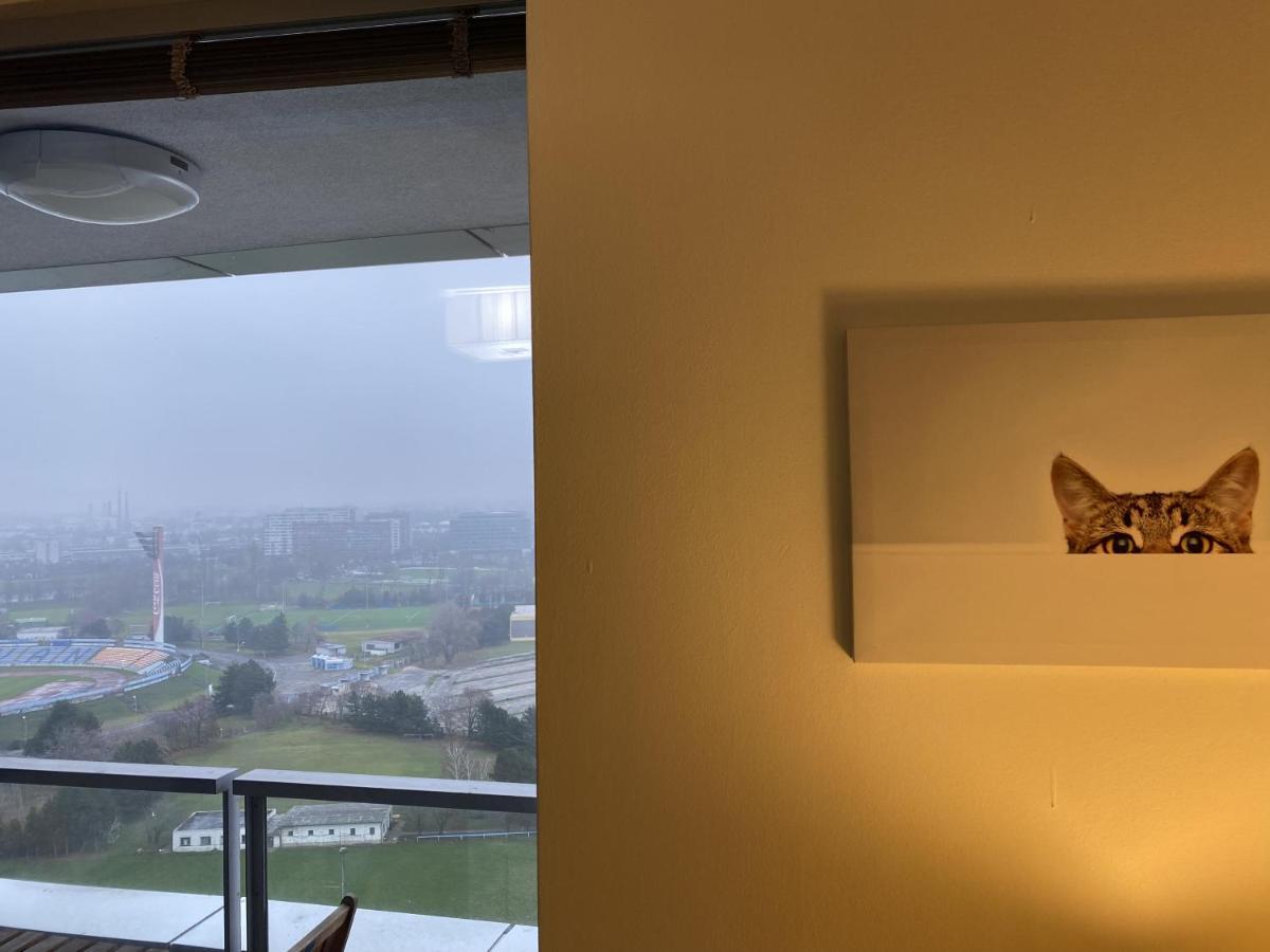 Apartamento Fantastic View From The 20Th Floor Bratislava Exterior foto
