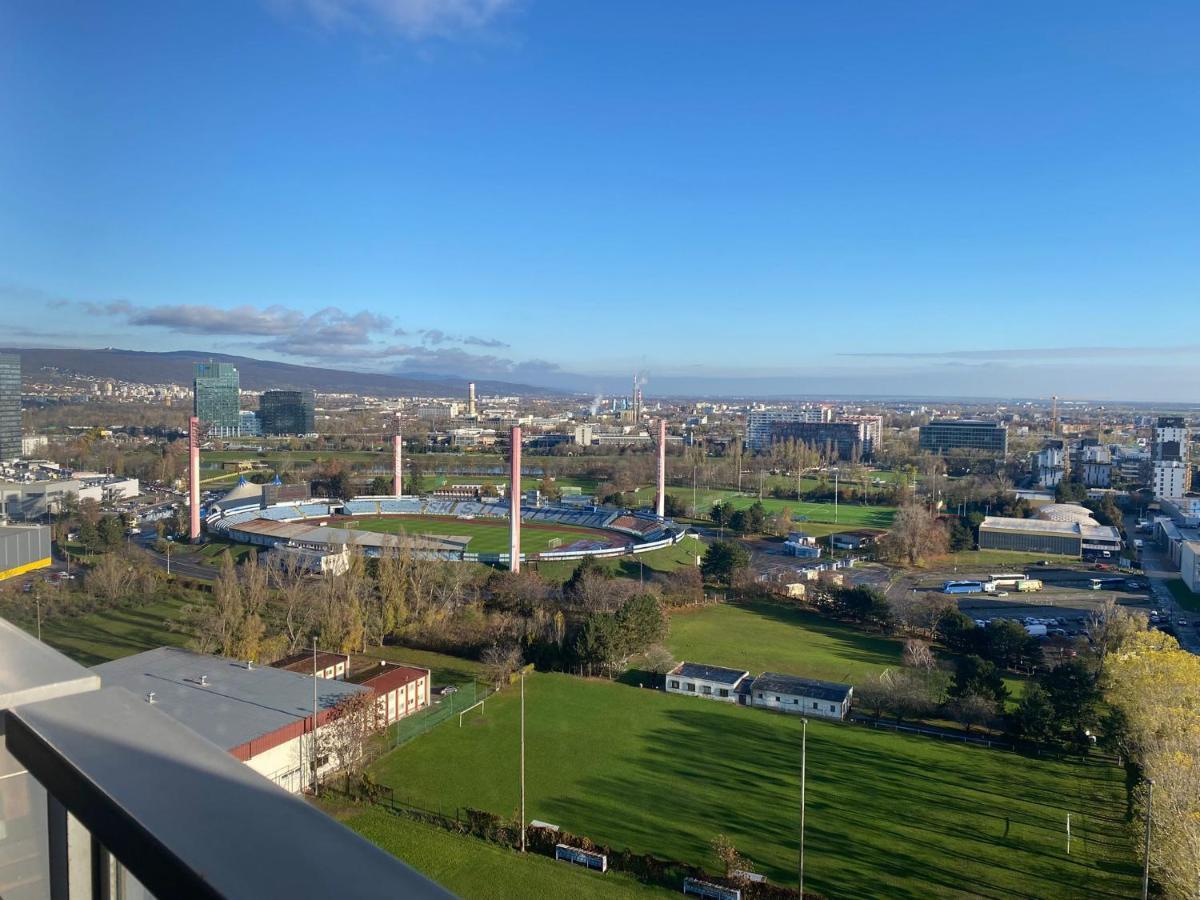 Apartamento Fantastic View From The 20Th Floor Bratislava Exterior foto